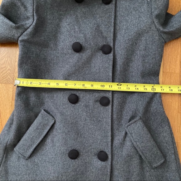 {Via} Grey Peacoat 😍 - Picture 10 of 12